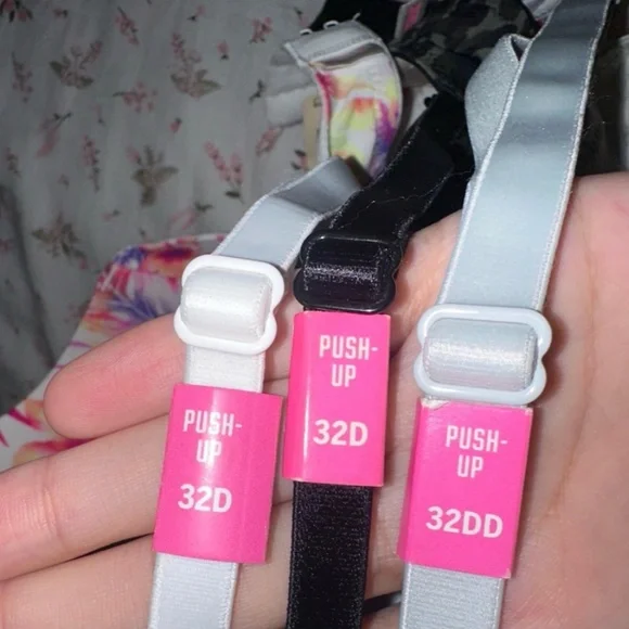 victoria’s secret pink bra bundle (3) - Picture 2 of 4